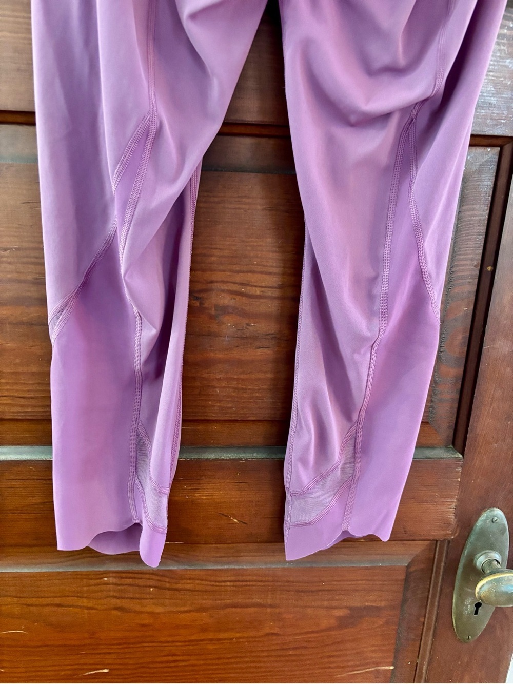 Lululemon Wunder Under Crop II *Roll Down Scallop Full-On Luxtreme 24" in V Plum - Picture 4 of 9
